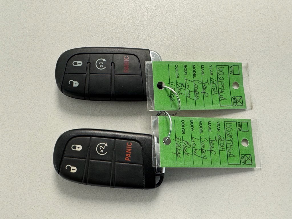 Used 2024 Jeep Compass Limited image 39