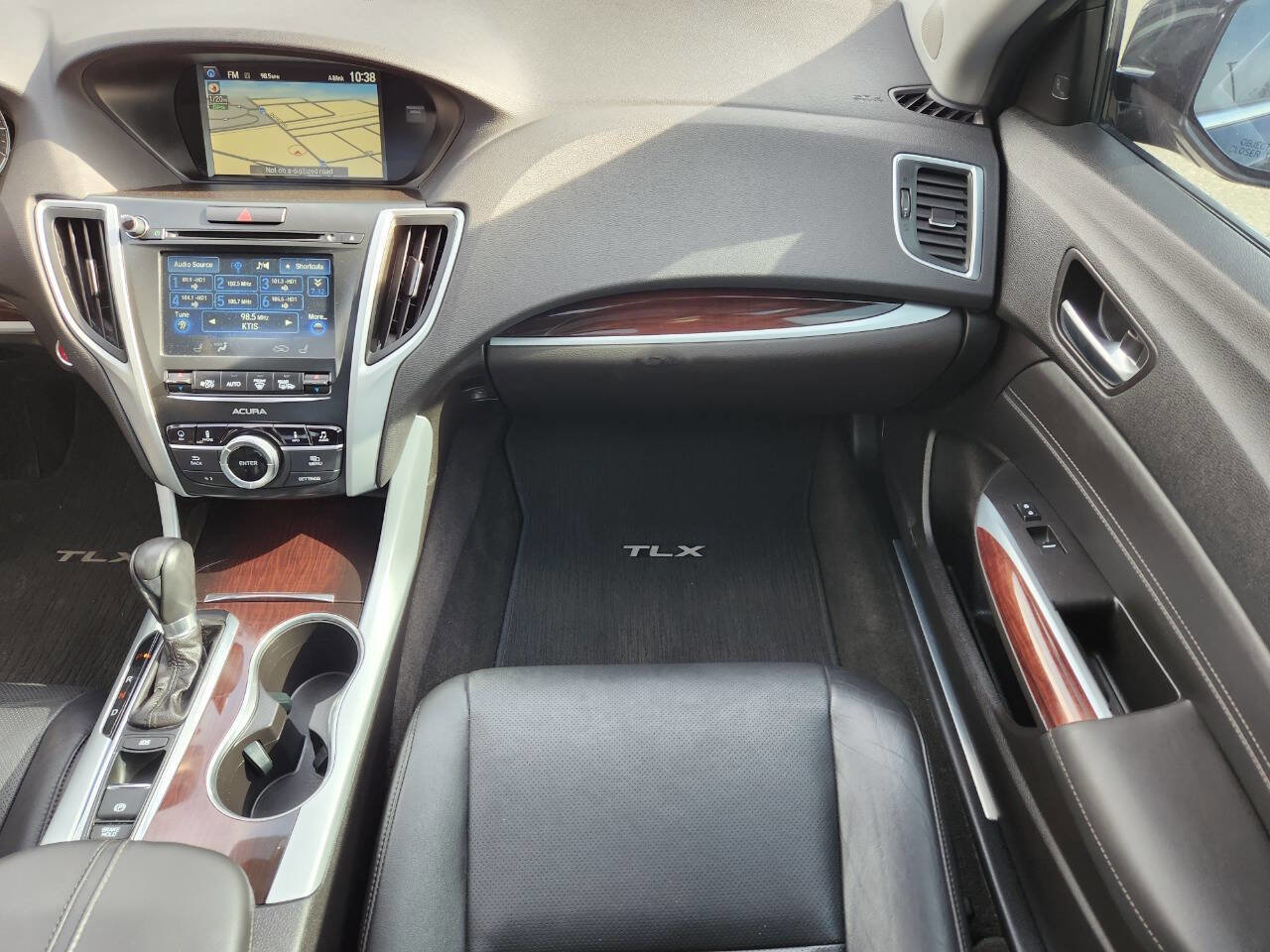 Used 2017 Acura TLX w/Tech 4dr Sedan w/Technology image 16