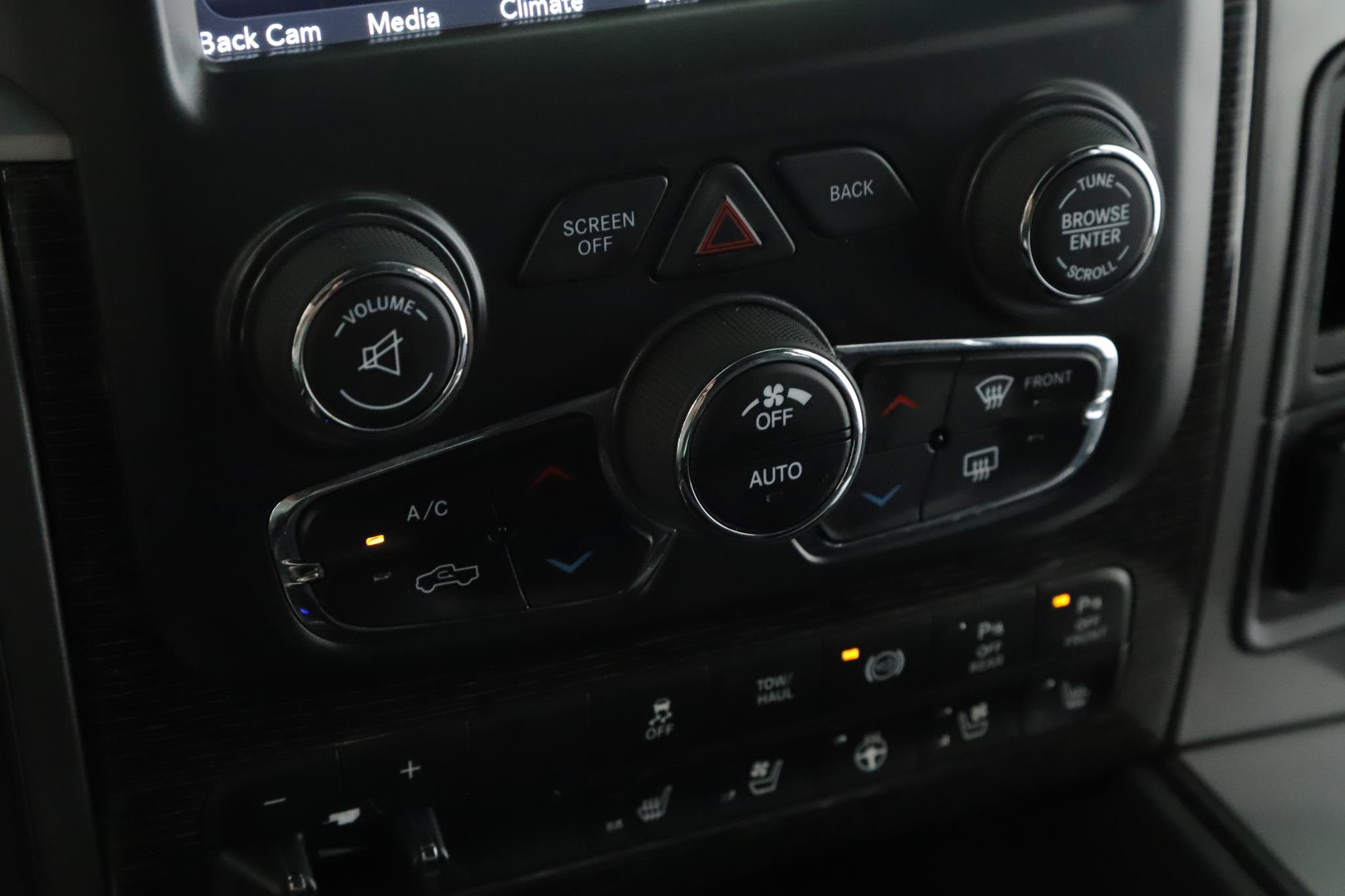 Used 2018 RAM 2500 Limited AWD/4WD image 16