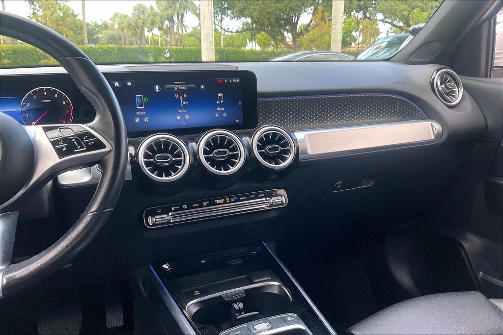 Used 2025 Mercedes-Benz GLB 250 image 10
