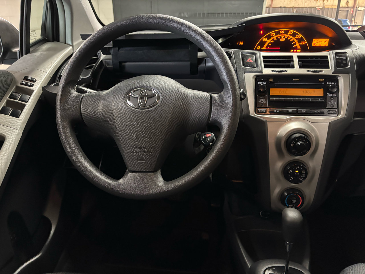 Used 2010 Toyota Yaris Liftback 5-Door image 15