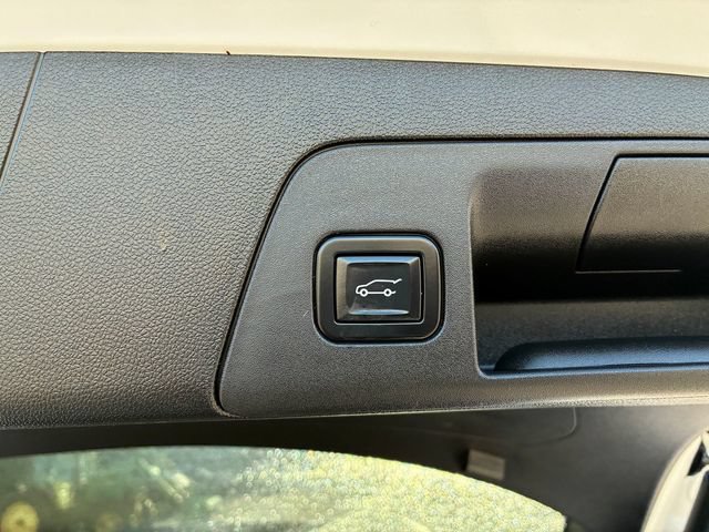 Used 2022 Buick Envision Essence w/ Technology Package I AWD/4WD image 7