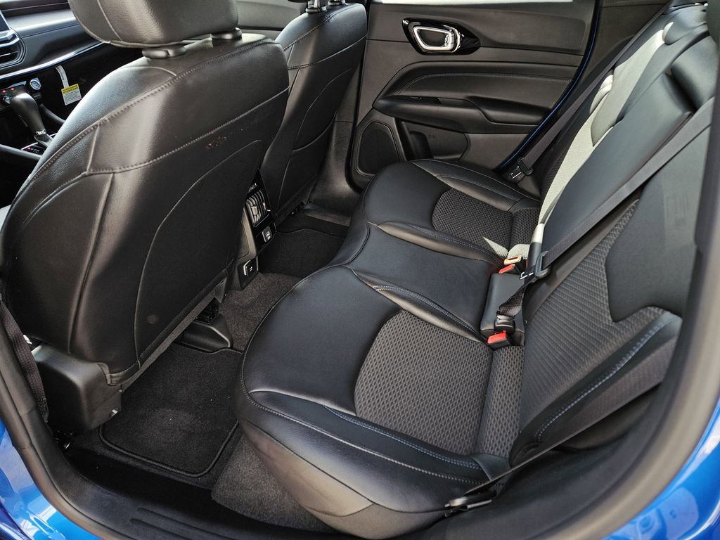 New 2026 Jeep Compass Latitude image 12