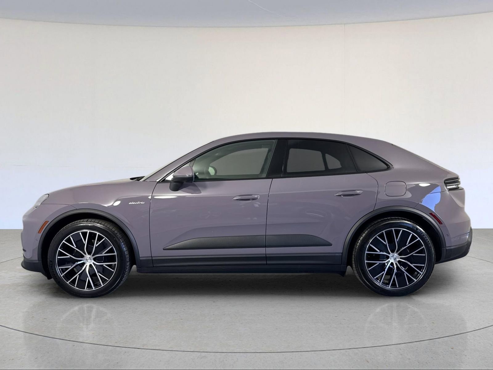 New 2026 Porsche Macan 4 Electric image 2