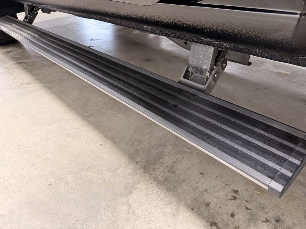 Used 2021 GMC Sierra 3500 Denali w/ Denali Black Diamond Edition image 18