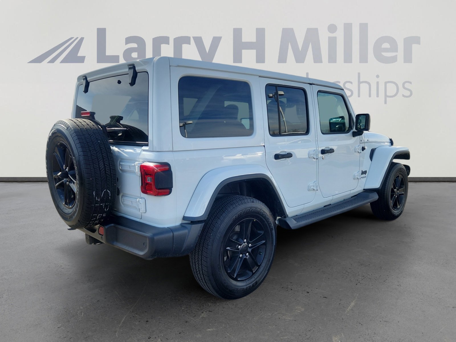 Used 2020 Jeep Wrangler Unlimited Sahara image 5