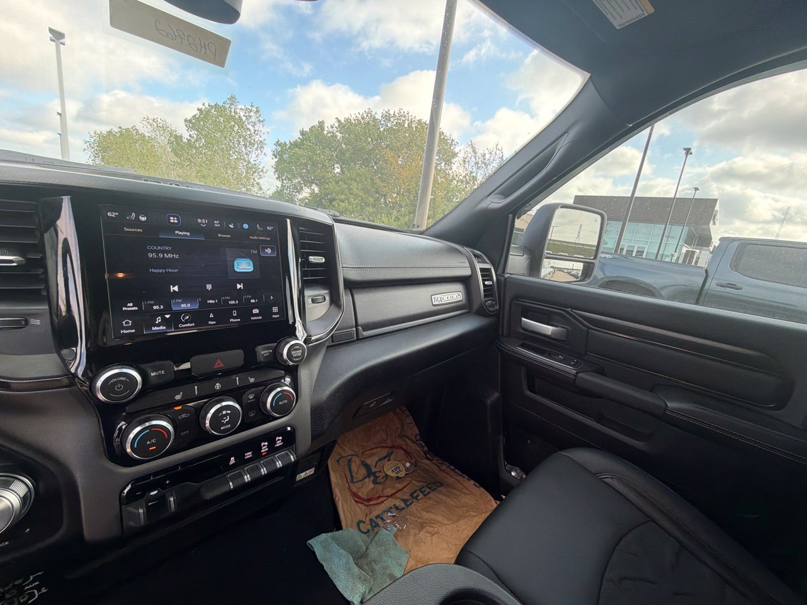 Used 2024 RAM 2500 Rebel AWD/4WD image 15