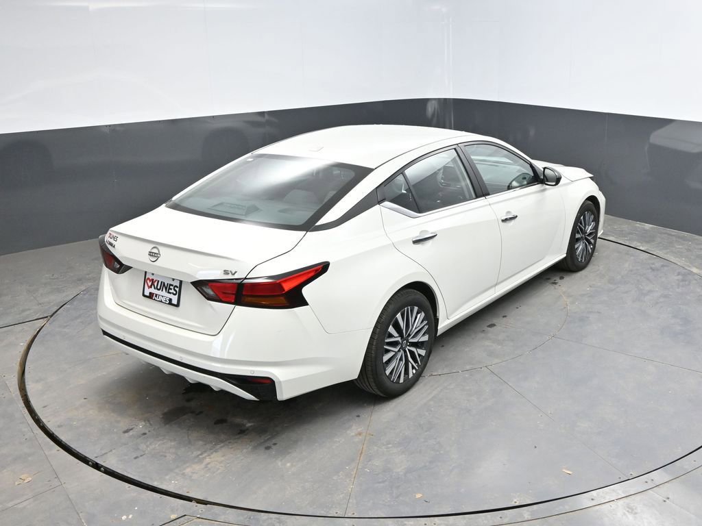 Used 2024 Nissan Altima 2.5 SV image 24