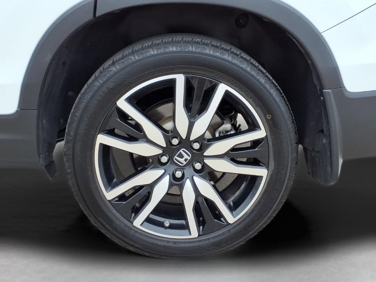 Used 2020 Honda Pilot Touring image 3