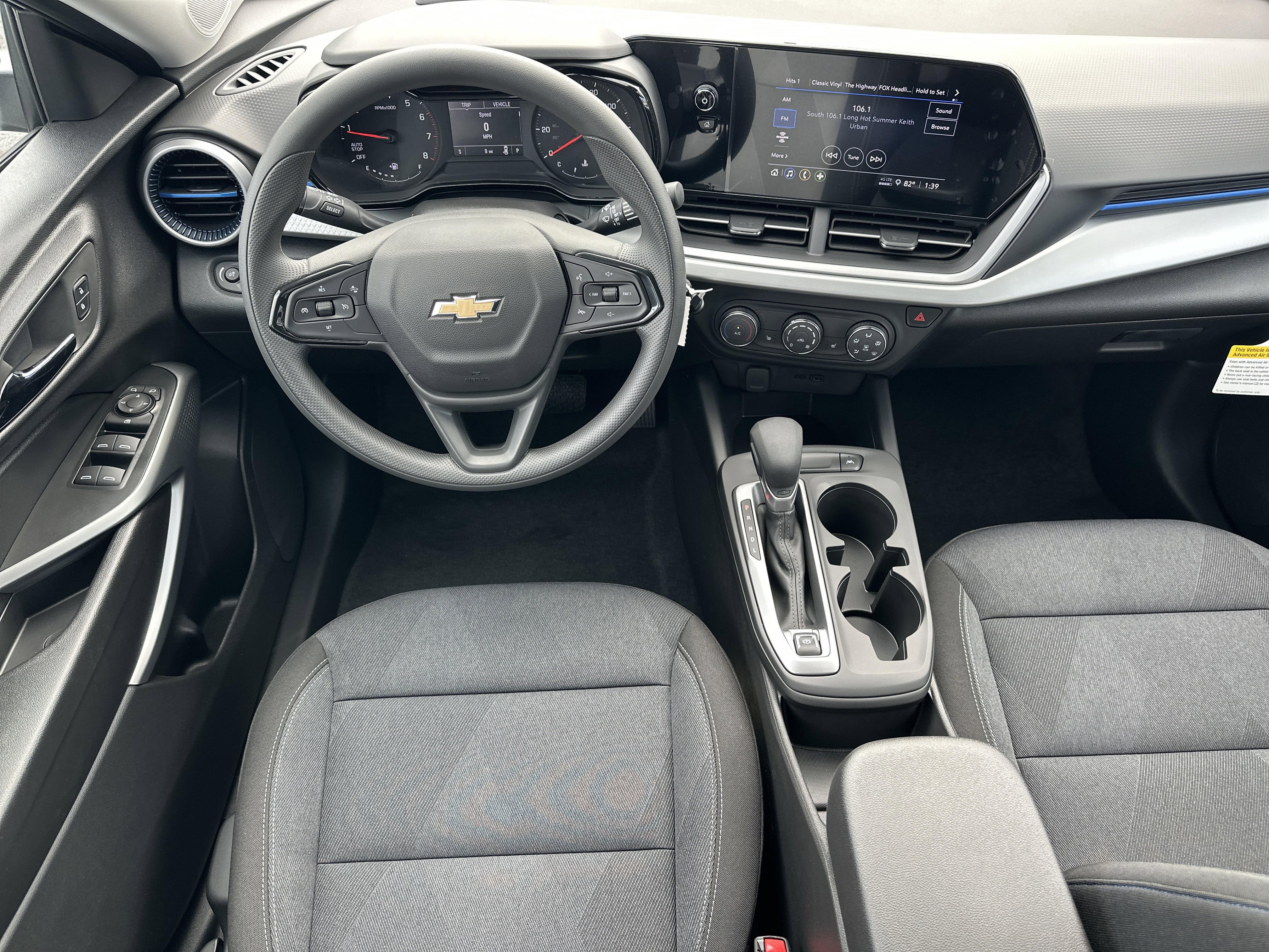 New 2026 Chevrolet Trax LS w/ LS Convenience Package FWD image 24