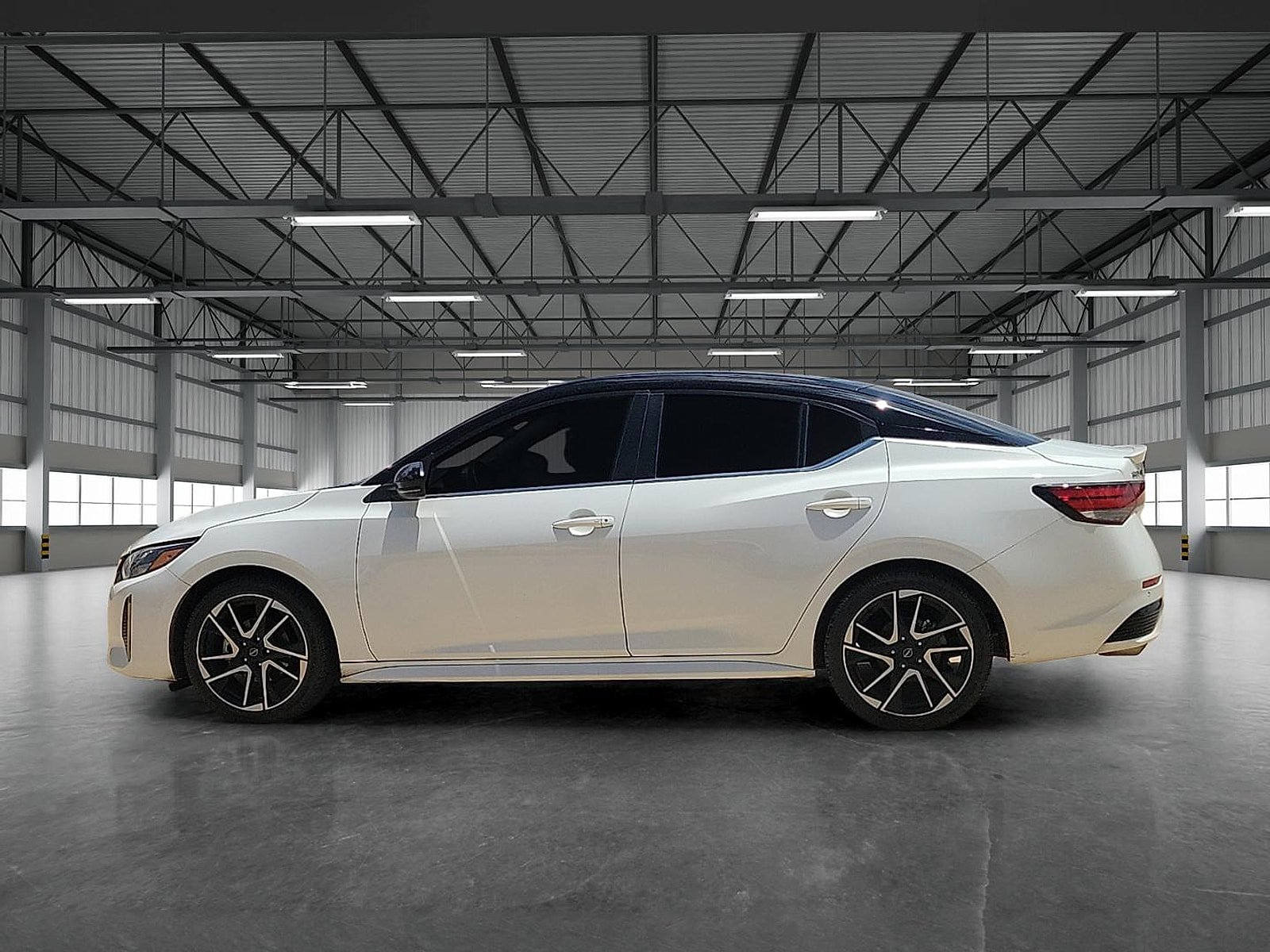 Used 2024 Nissan Sentra SR FWD image 2
