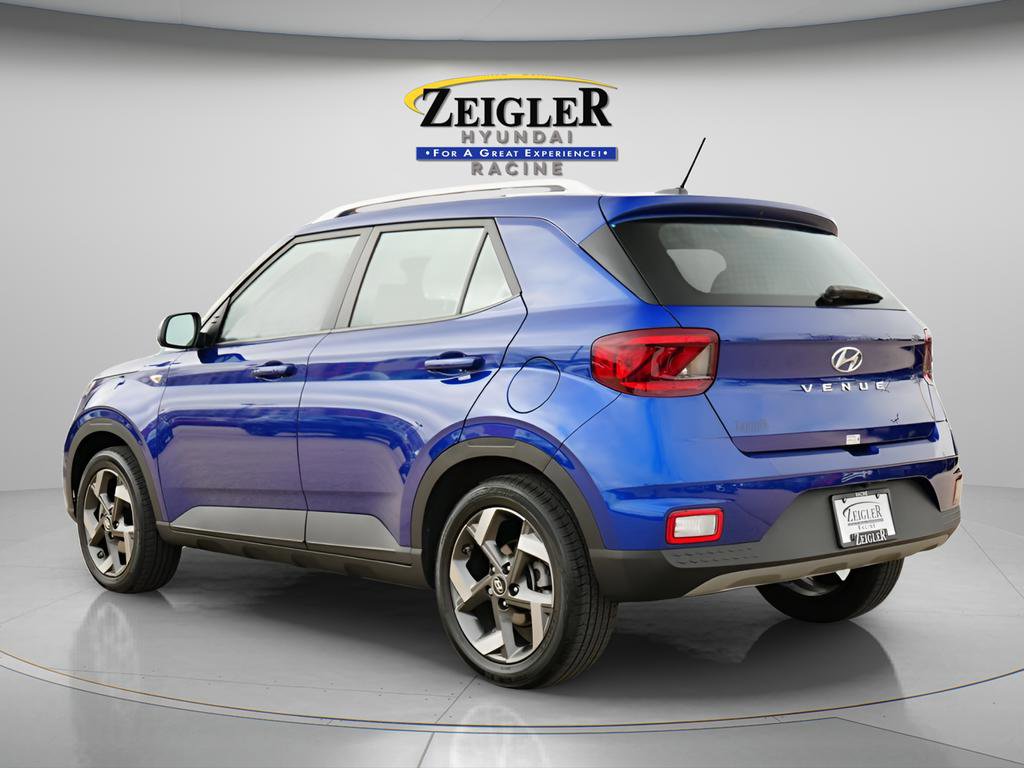 Certified 2025 Hyundai Venue SEL FWD image 6