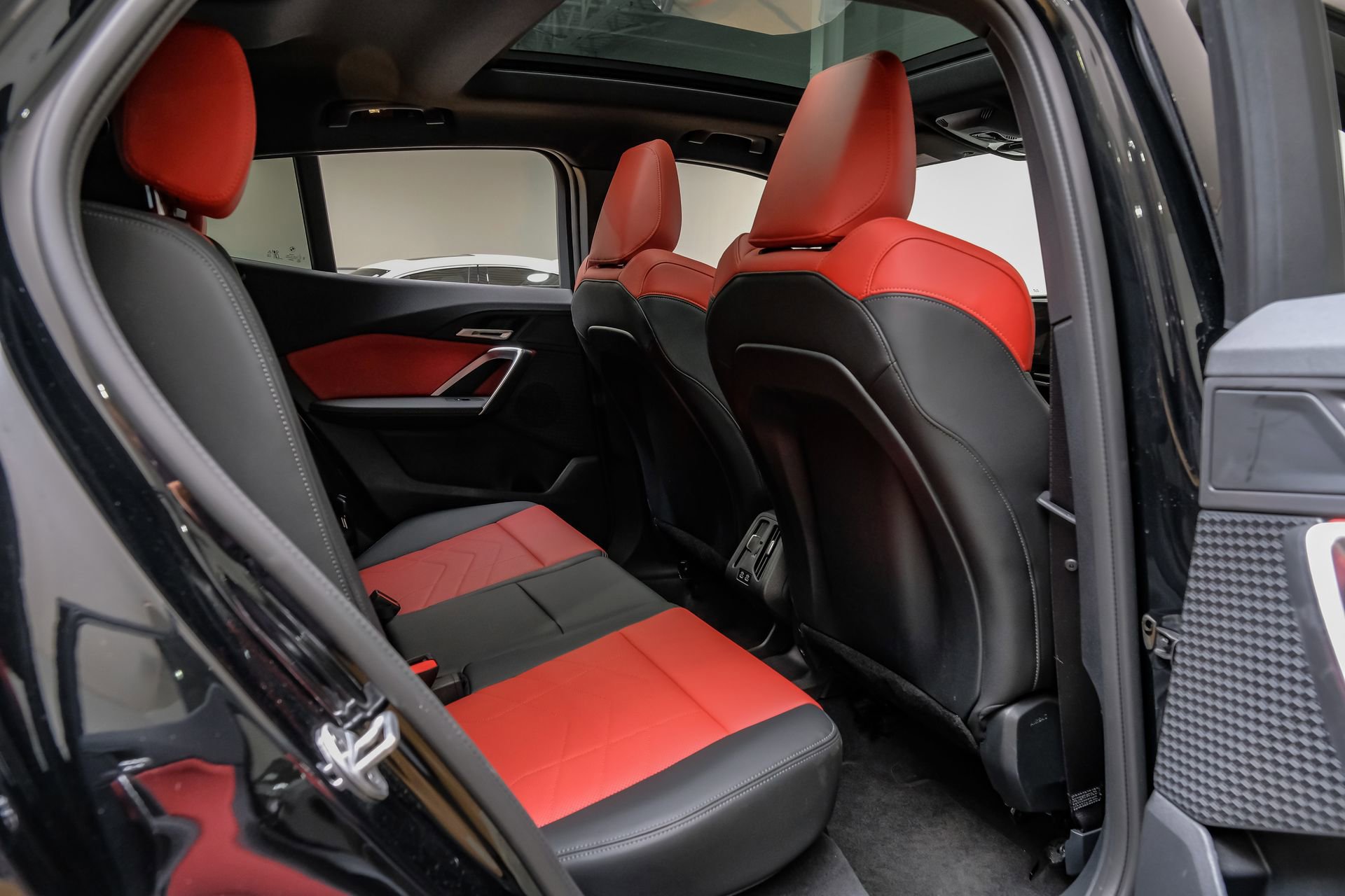 Used 2025 BMW X2 xDrive28i image 38