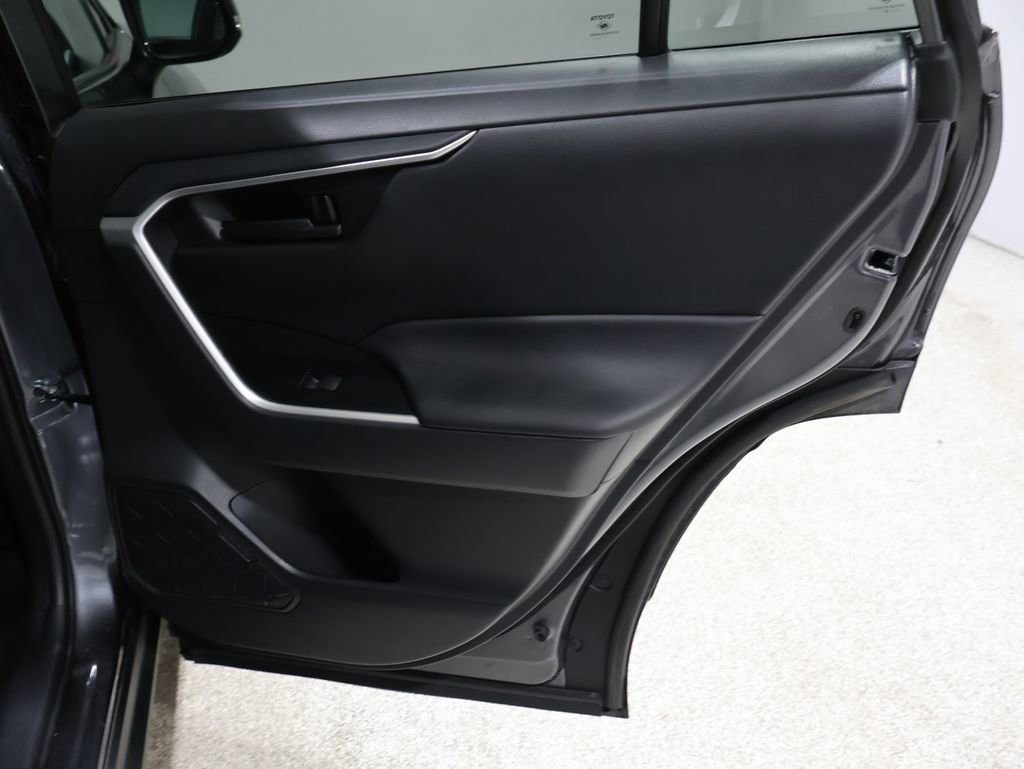 Used 2021 Toyota RAV4 LE w/ Carpet Mat Package (TMS) image 21