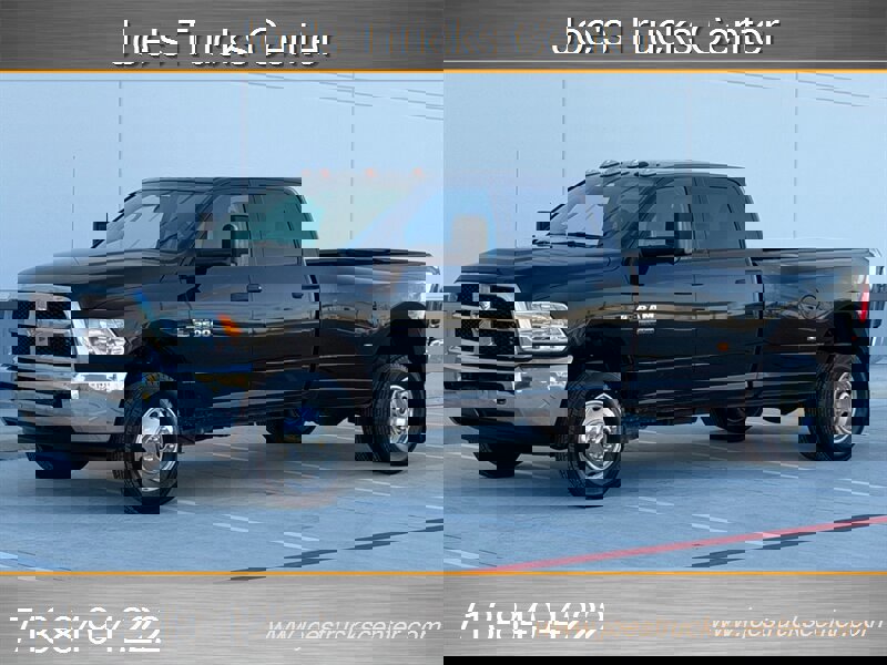 Used 2017 RAM 3500 Tradesman w/ Chrome Appearance Group image 2