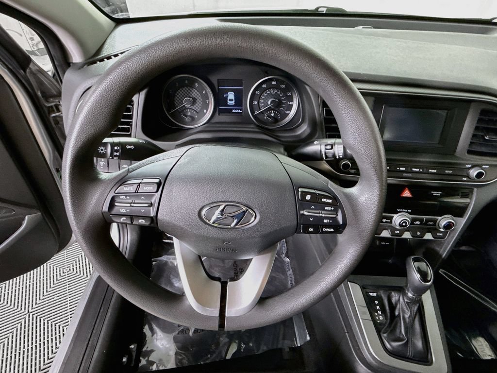 Used 2020 Hyundai Elantra SE w/ Cargo Package (C1) FWD image 18