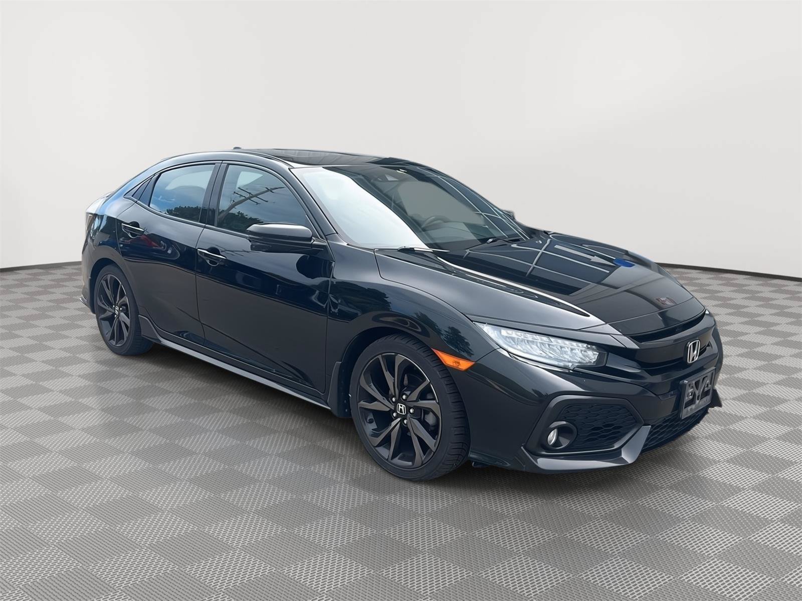 Used 2018 Honda Civic Sport Touring image 4