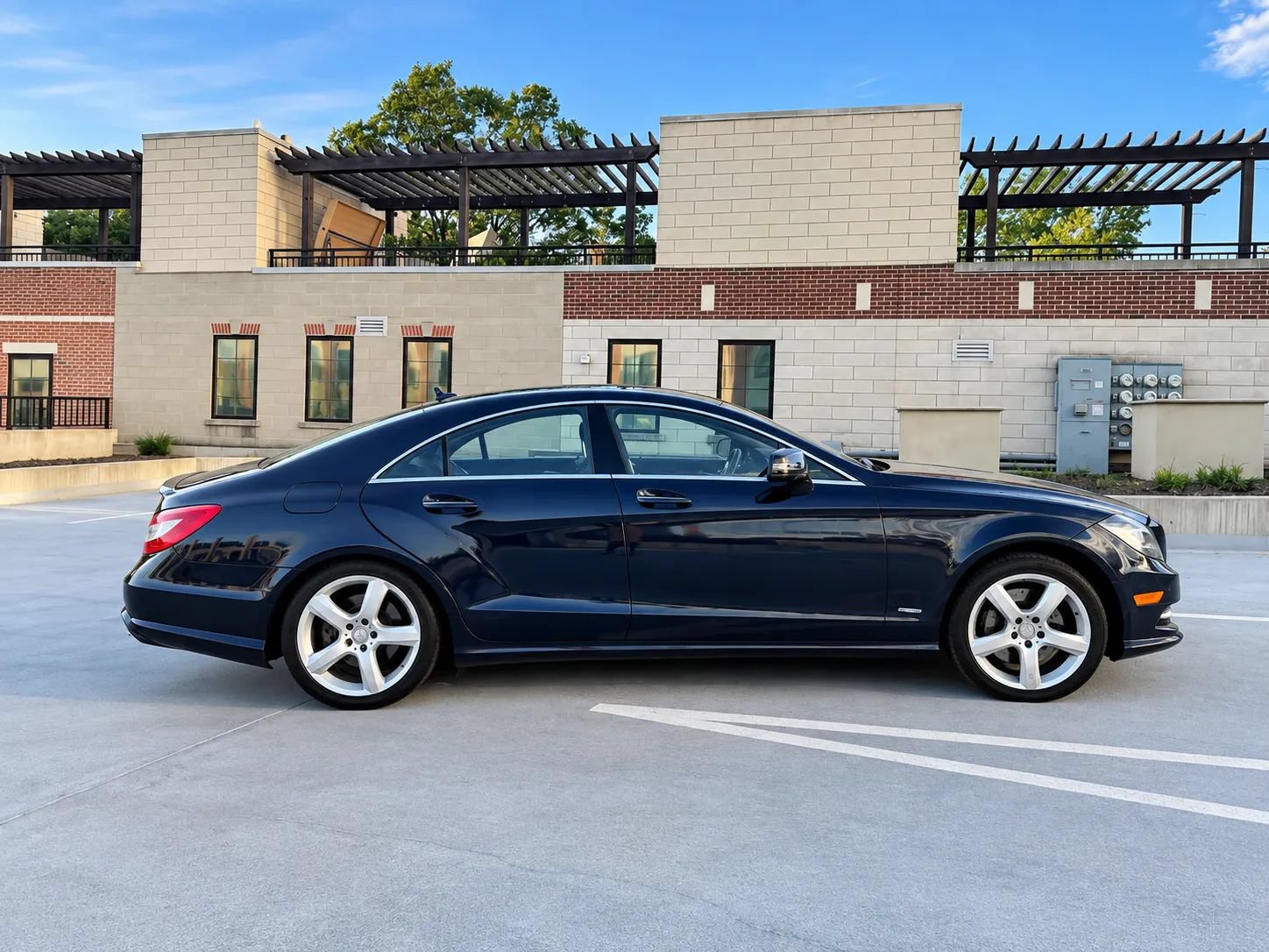 Used 2012 Mercedes-Benz CLS 550 4MATIC image 5