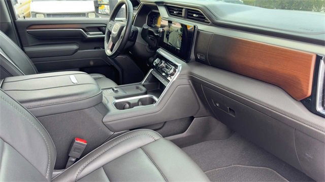 Used 2025 GMC Sierra 3500 Denali w/ Denali Reserve Package image 12