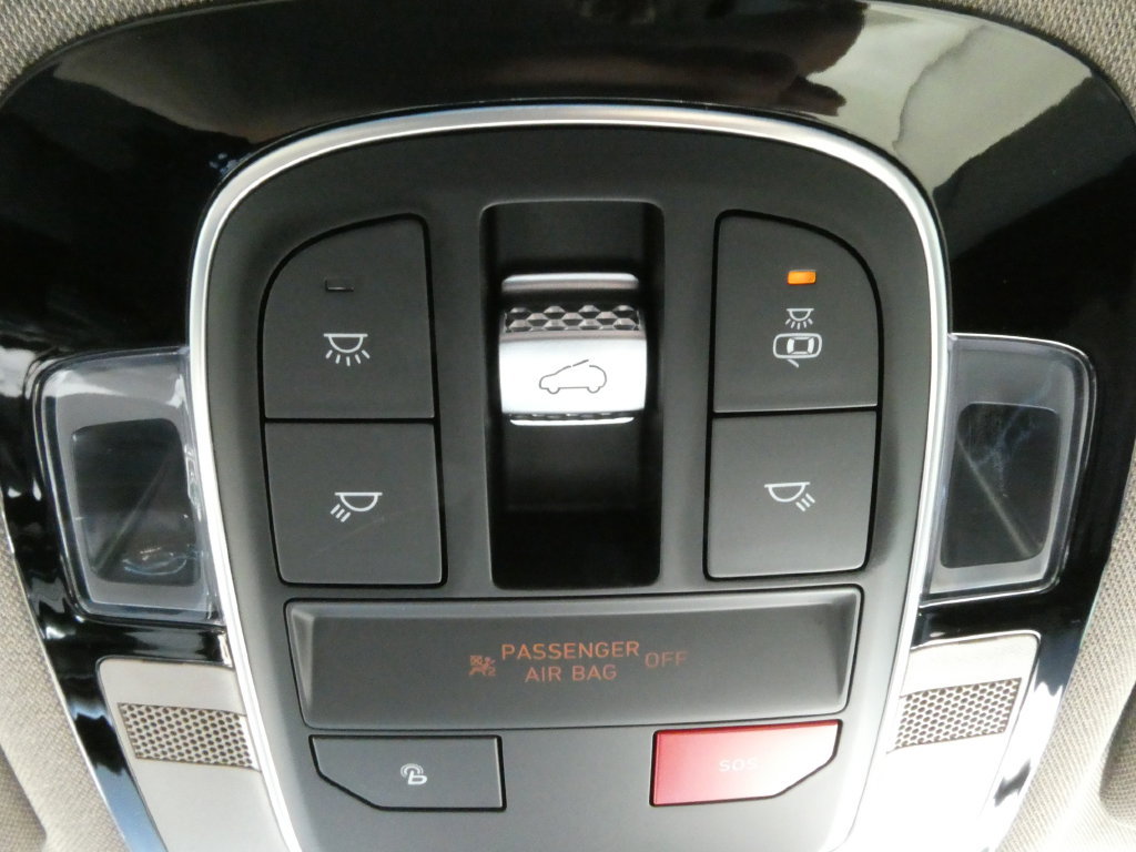Used 2023 Hyundai Santa Fe Limited AWD/4WD image 30