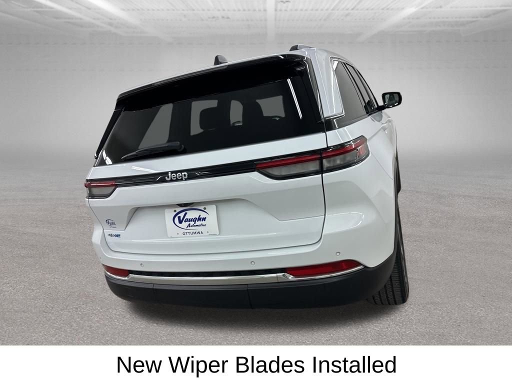 Used 2023 Jeep Grand Cherokee 4WD 4xe image 12