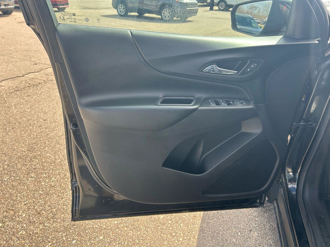 Used 2021 Chevrolet Equinox LT FWD image 14