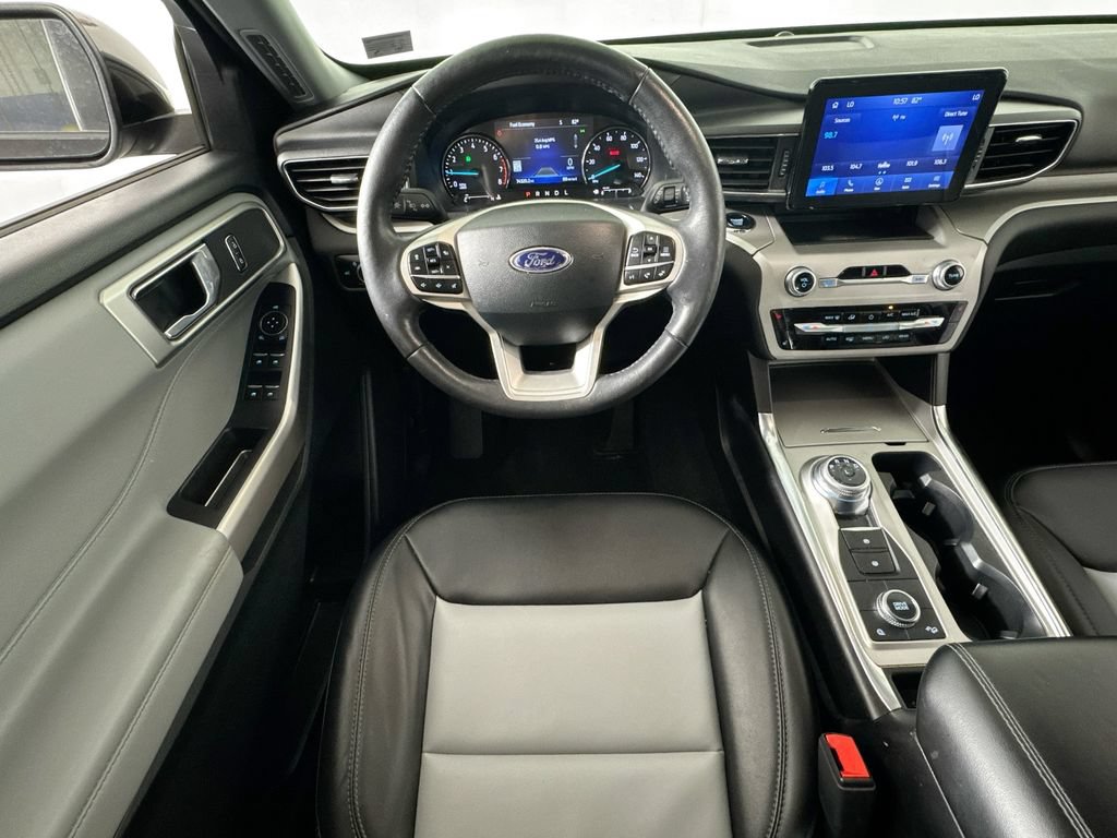 Used 2023 Ford Explorer XLT w/ Equipment Group 202A AWD/4WD image 23