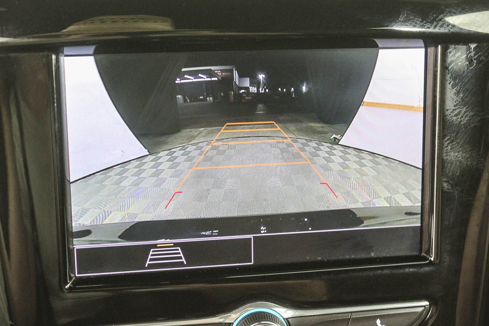 Used 2023 Chevrolet Traverse LT image 25