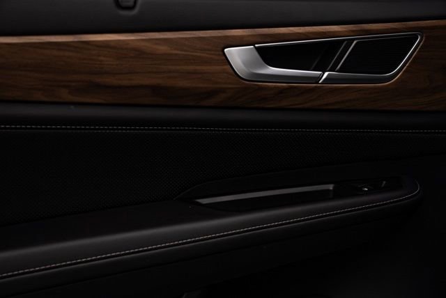 Used 2025 Volkswagen Atlas SE image 28