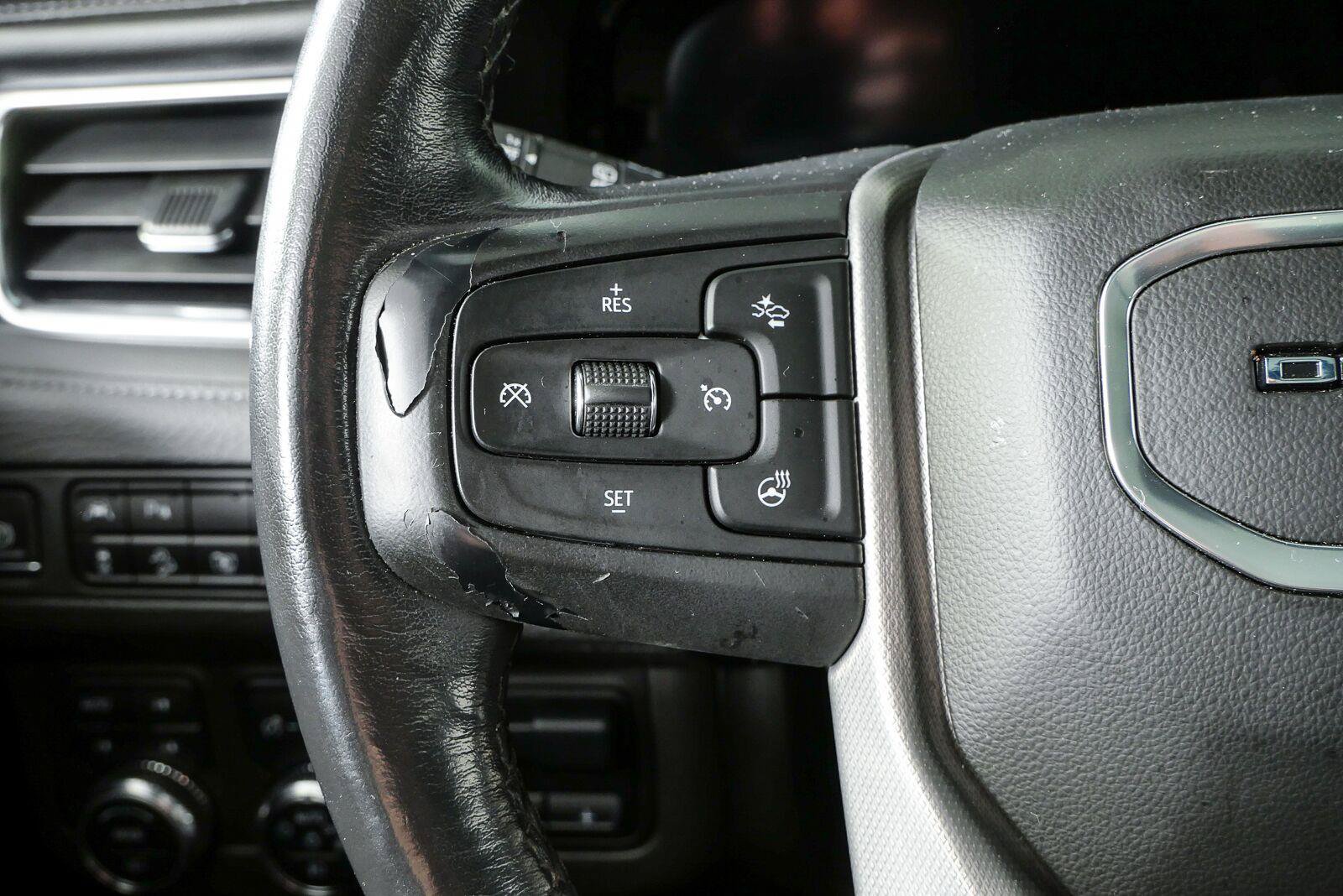 Used 2022 GMC Yukon XL Denali w/ Denali Ultimate Package AWD/4WD image 11