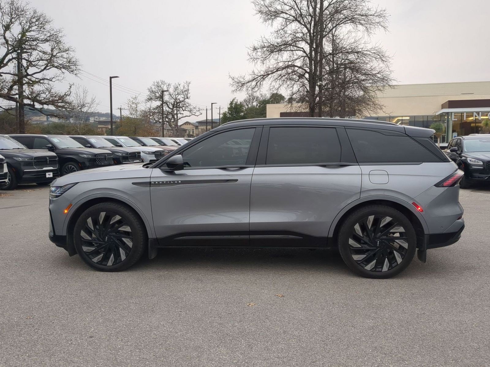 Used 2024 Lincoln Nautilus Reserve w/ Equipment Group 202A image 6