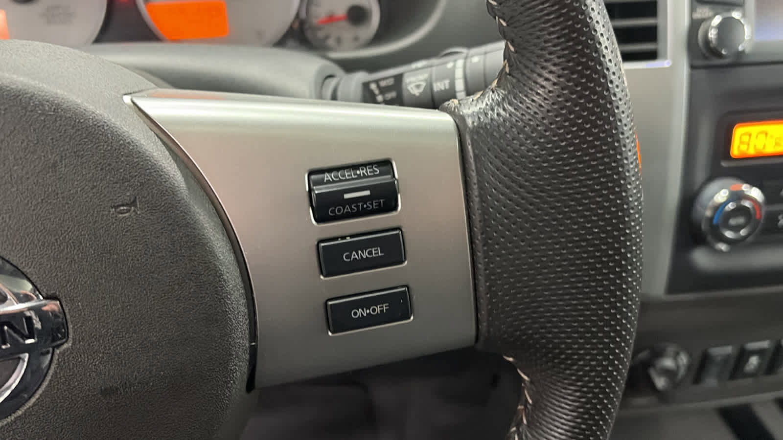 Used 2020 Nissan Frontier PRO-4X image 12