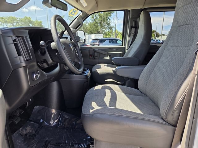 Used 2025 Chevrolet Express 3500 LT w/ LT Preferred Equipment Group RWD image 13