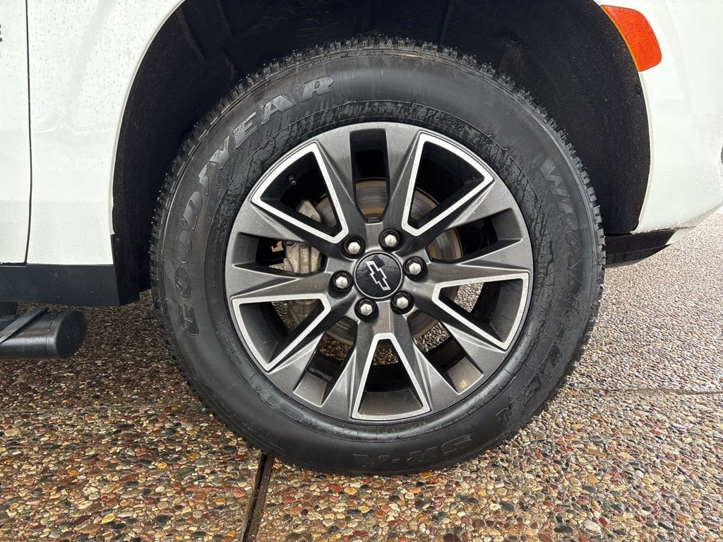 Used 2023 Chevrolet Tahoe Z71 w/ Luxury Package image 13