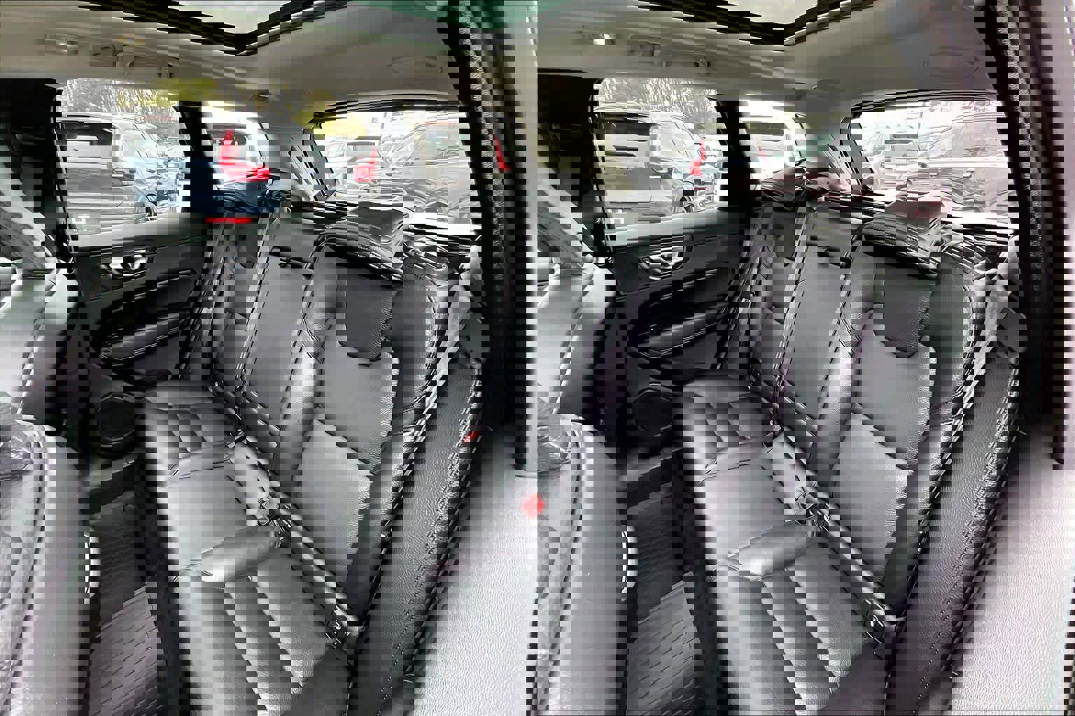 Certified 2023 Volvo XC60 B5 Plus w/ Climate Package image 20