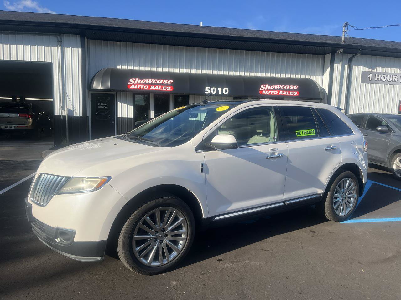 Used 2011 Lincoln MKX AWD w/ Sight & Sound Pkg image 1