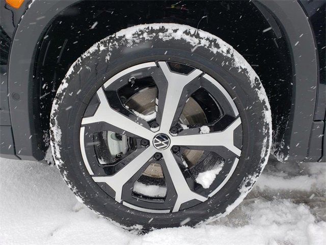 New 2026 Volkswagen Tiguan SE image 12