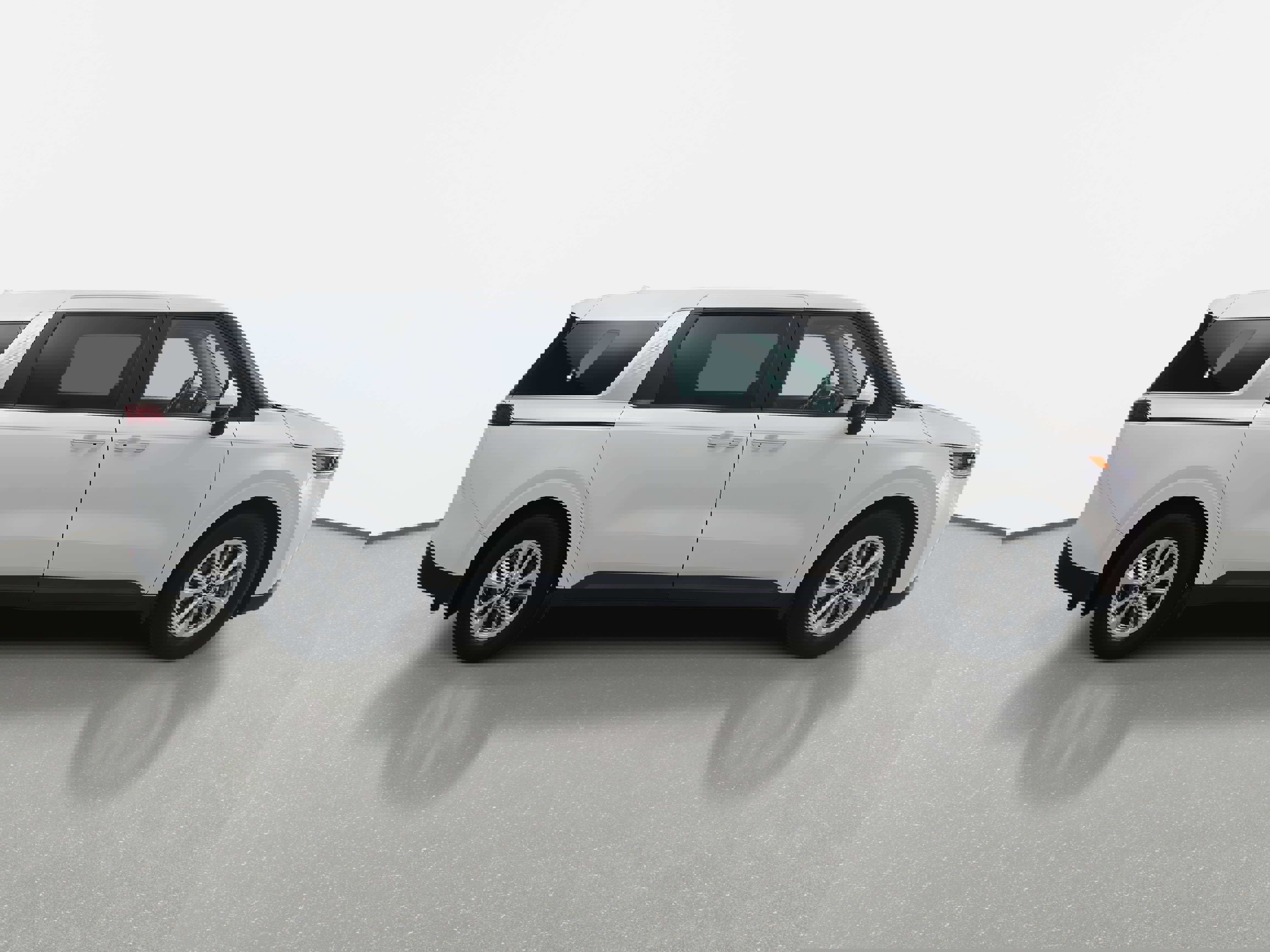 Used 2022 Kia Carnival LX image 4