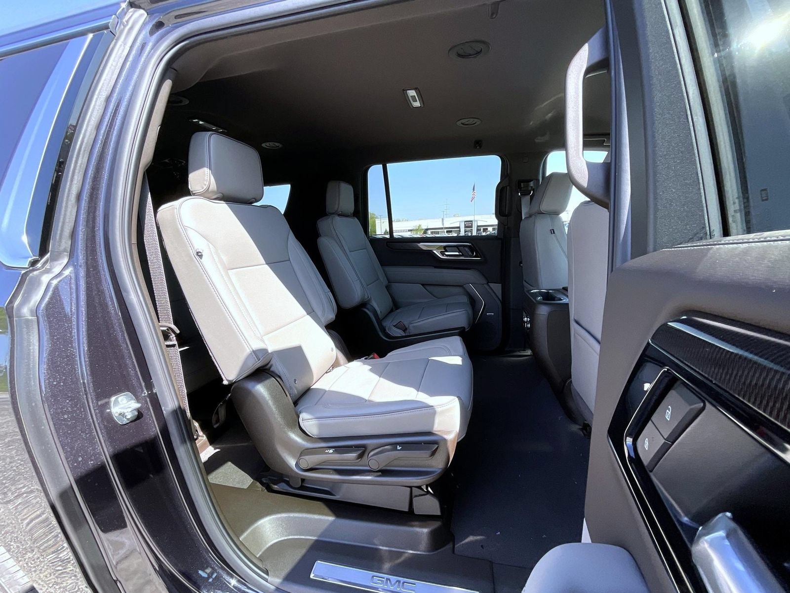 New 2026 GMC Yukon XL Elevation AWD/4WD image 18