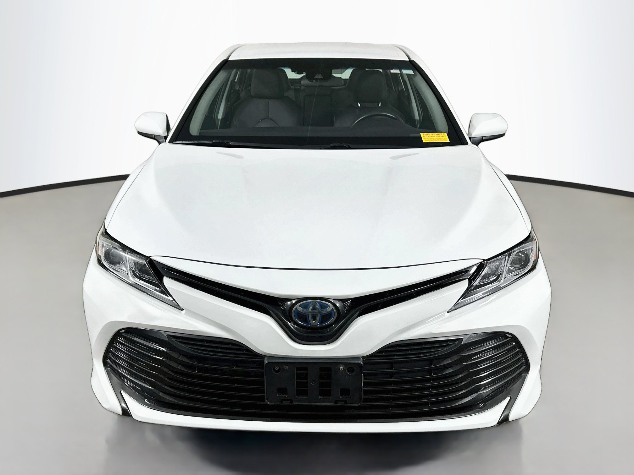 Used 2018 Toyota Camry LE FWD image 2