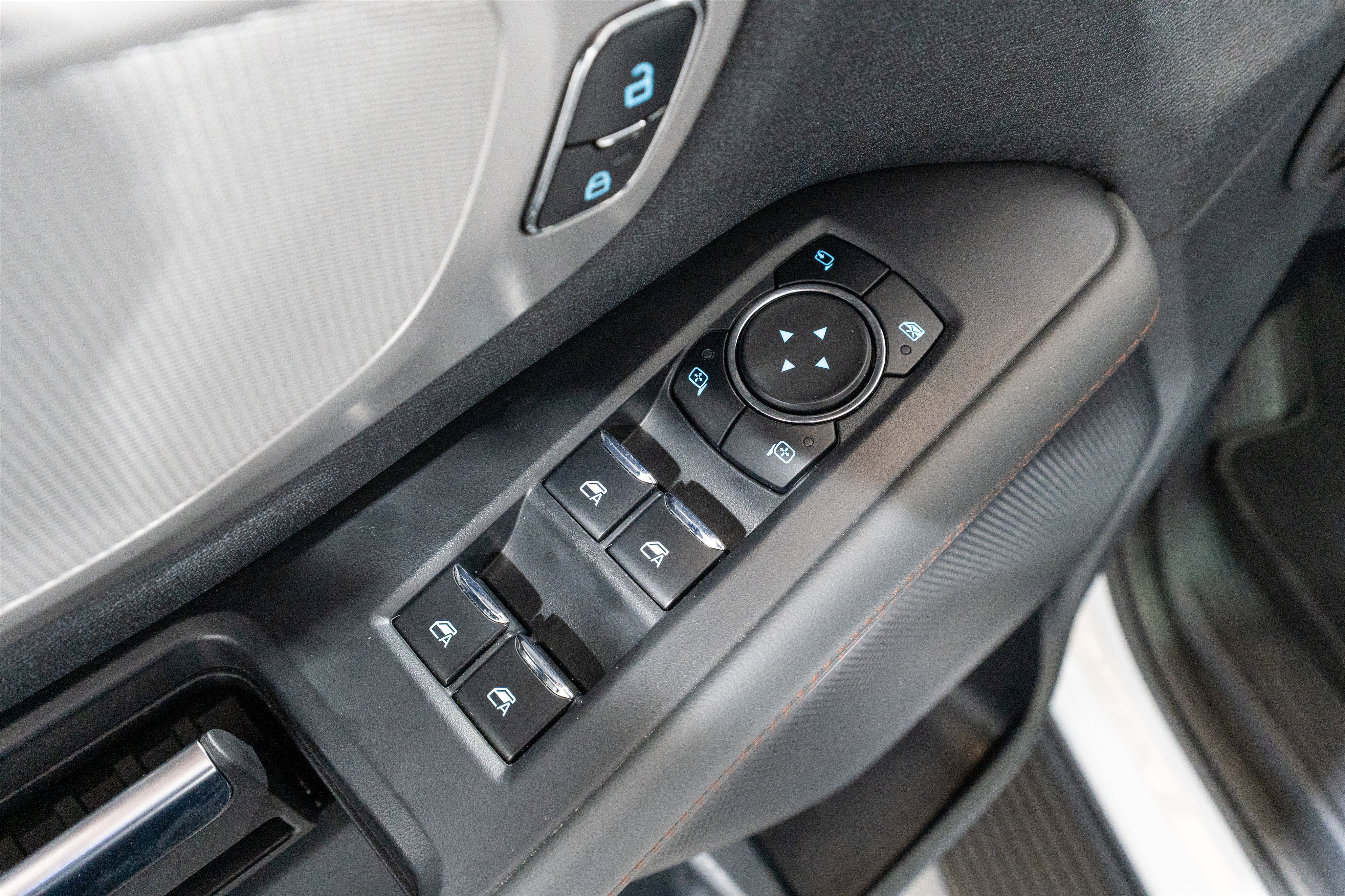 Used 2025 Ford Expedition Active AWD/4WD image 14