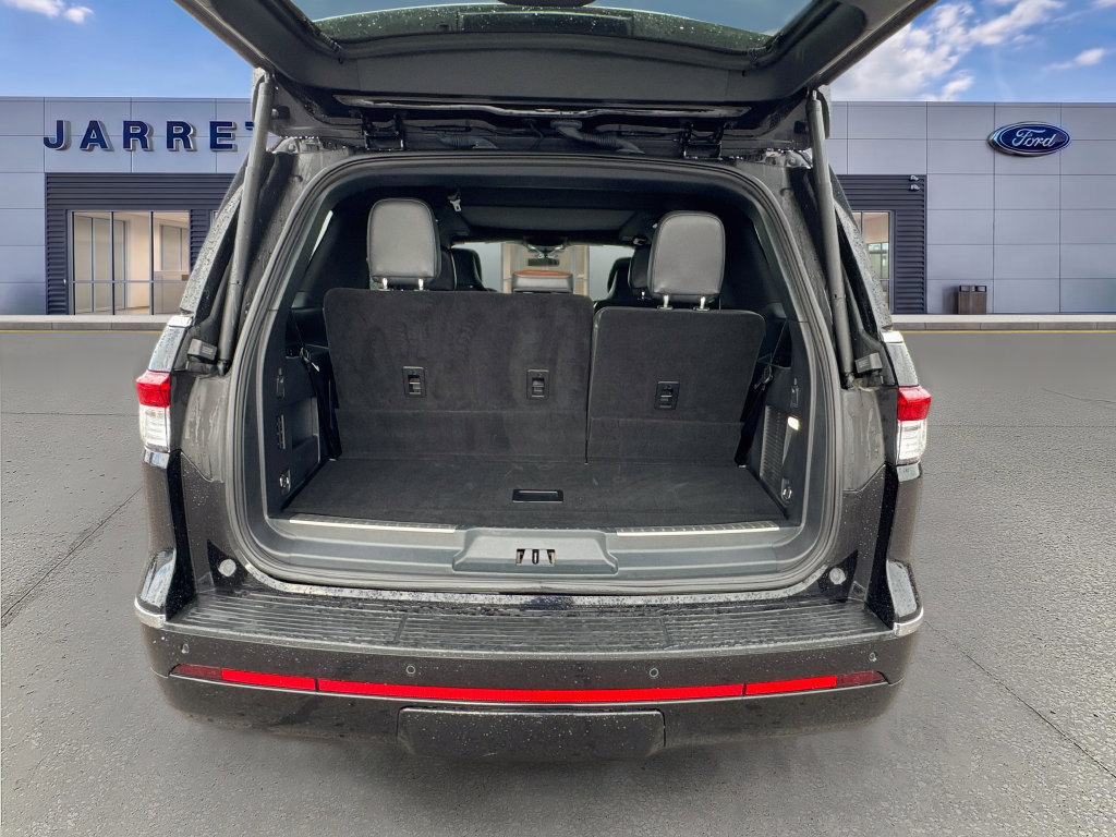 Used 2023 Lincoln Navigator Reserve AWD/4WD image 28