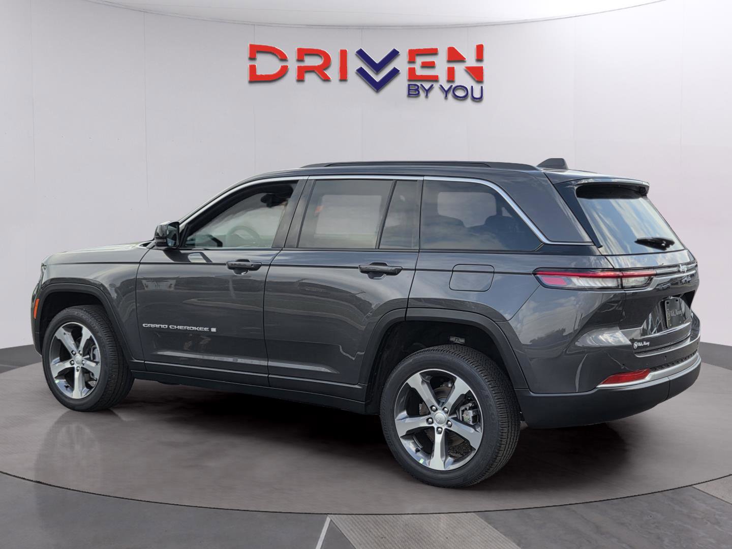 New 2026 Jeep Grand Cherokee Limited image 3