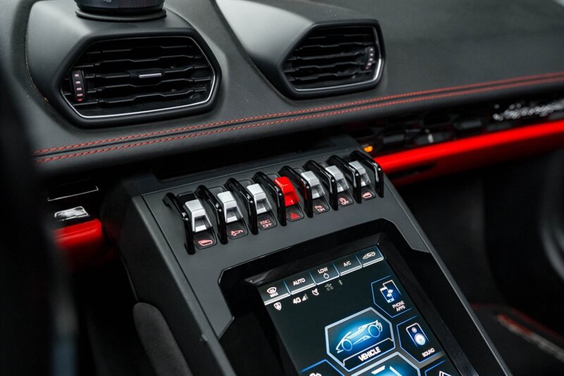 Used 2021 Lamborghini Huracan EVO RWD image 26