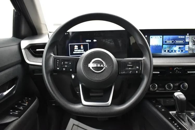 Used 2025 Nissan Kicks SV FWD image 20