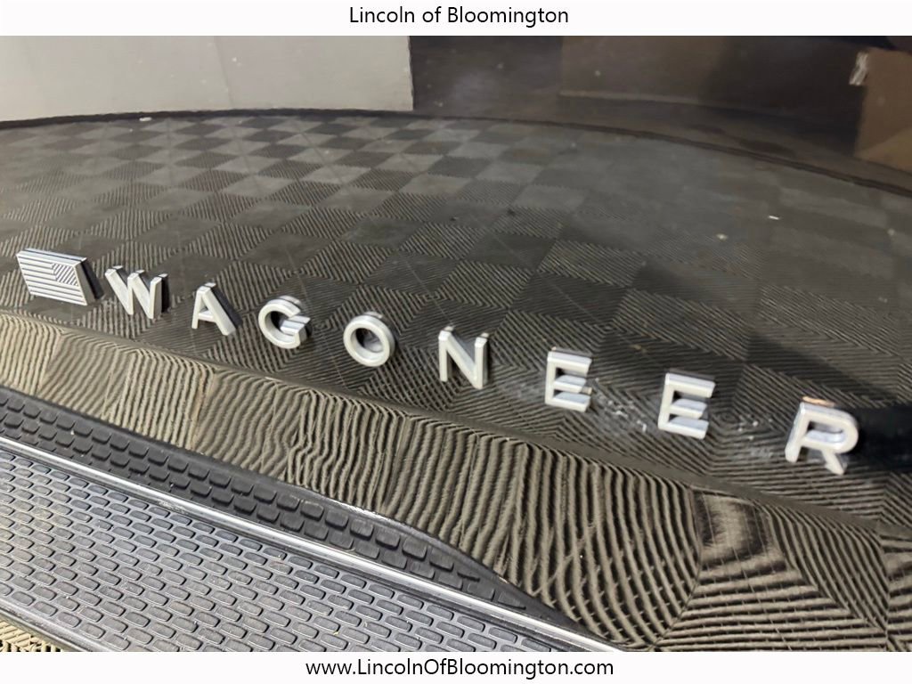 Used 2024 Jeep Wagoneer L Series II w/ Flexible Seating Group image 18