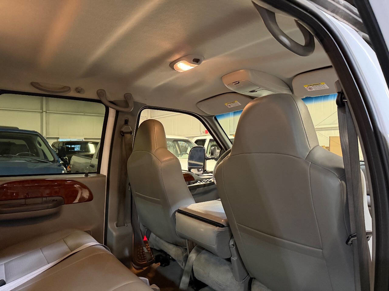 Used 2002 Ford F350 Lariat image 42