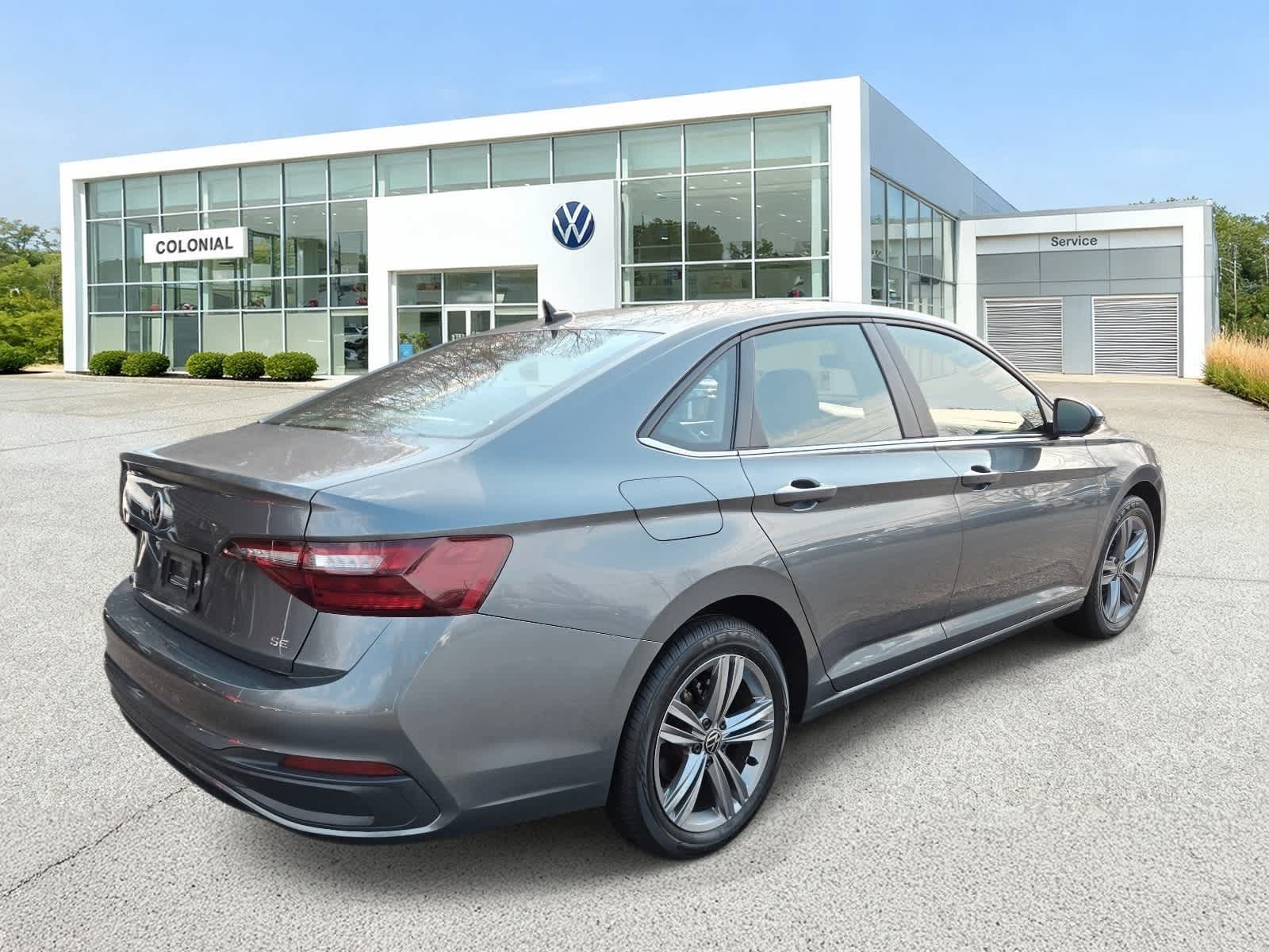 Certified 2024 Volkswagen Jetta SE FWD image 10