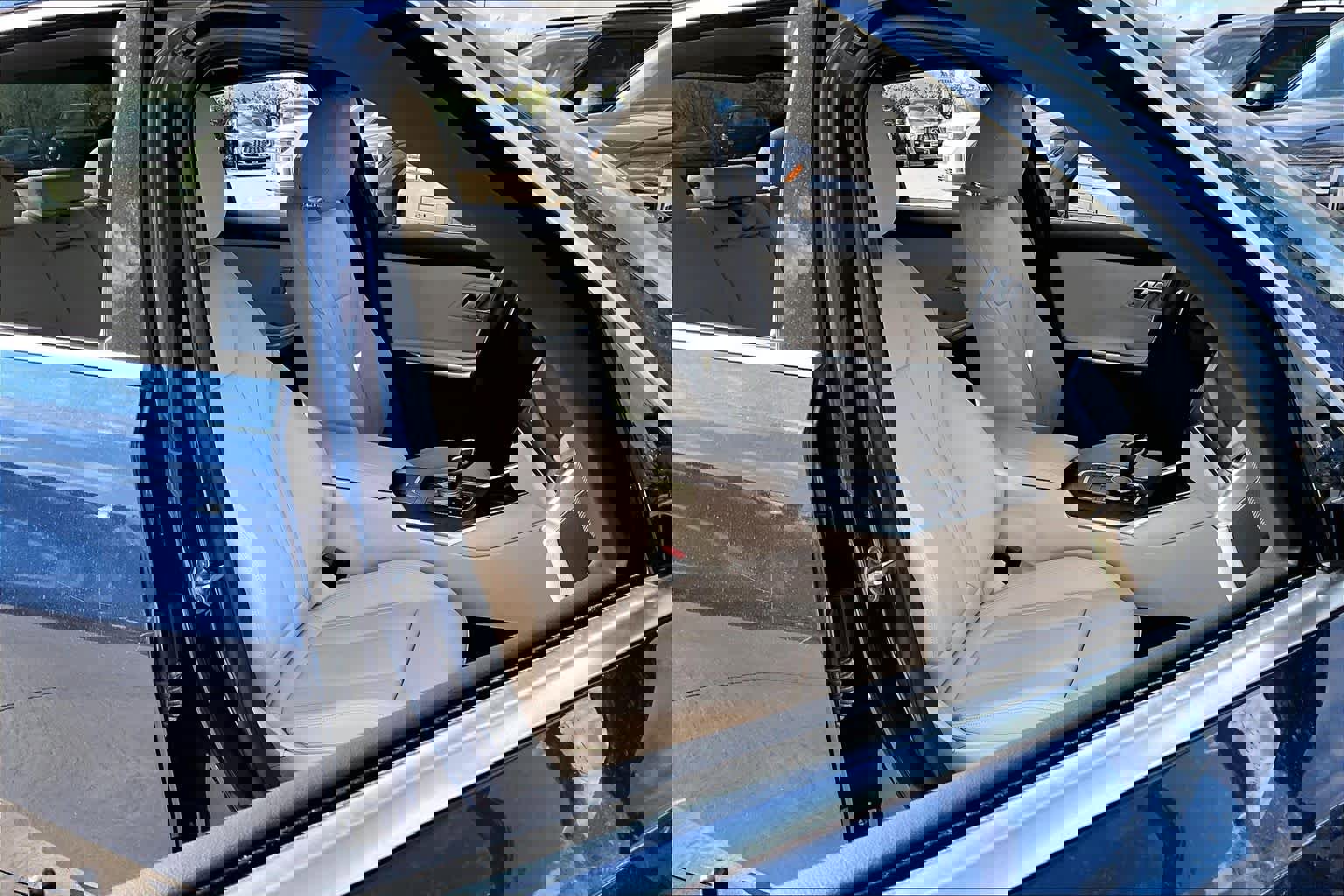 Used 2021 BMW 330i Sedan w/ Premium Package image 16