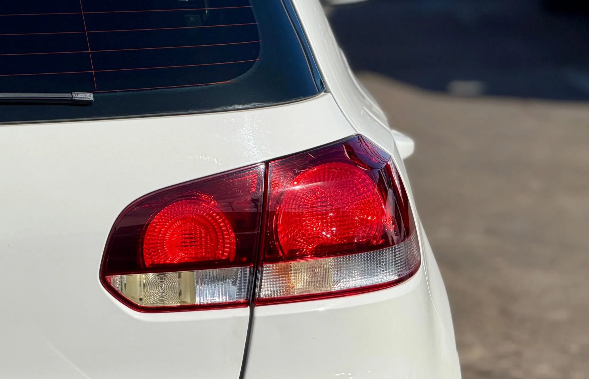 Used 2011 Volkswagen Golf 4-Door image 5